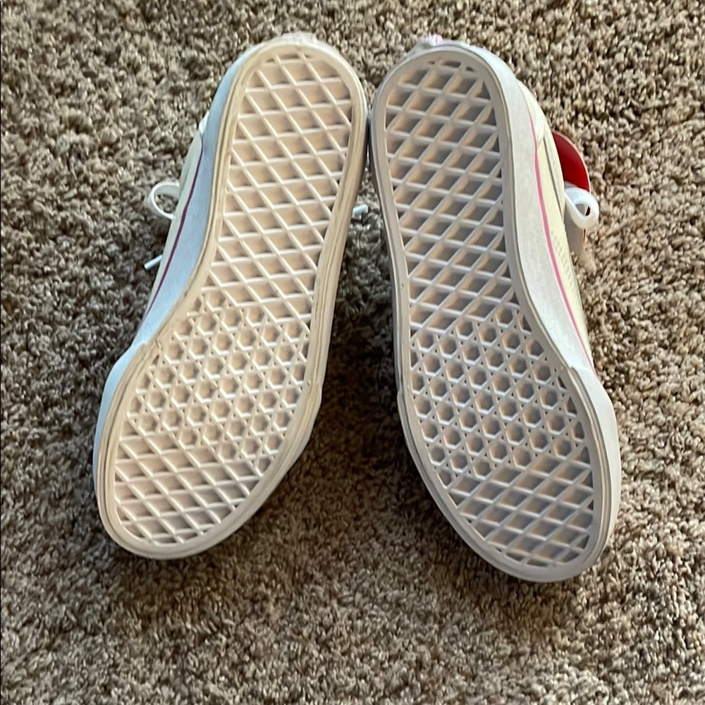 Vans Off The Wall White Sneakers
096 - Picture 3 of 4